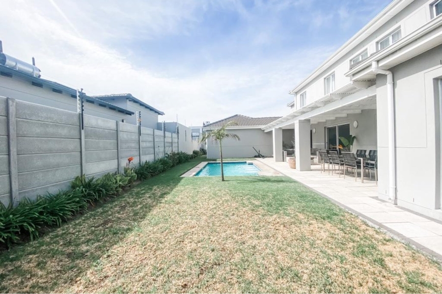 To Let 4 Bedroom Property for Rent in Parklands North Western Cape